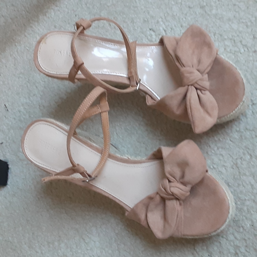 Wedge Espadrilles with bow detail